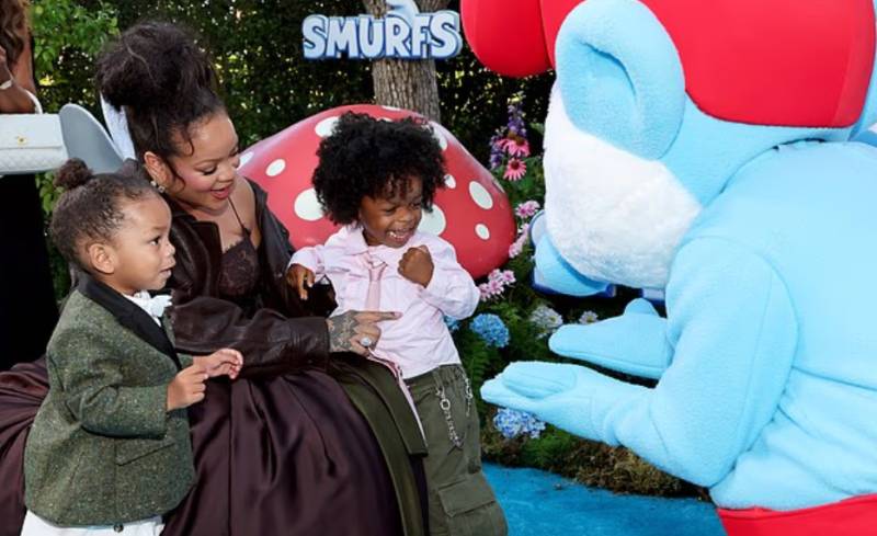 Rihanna shows up at Smurfs premiere red carpet with sons