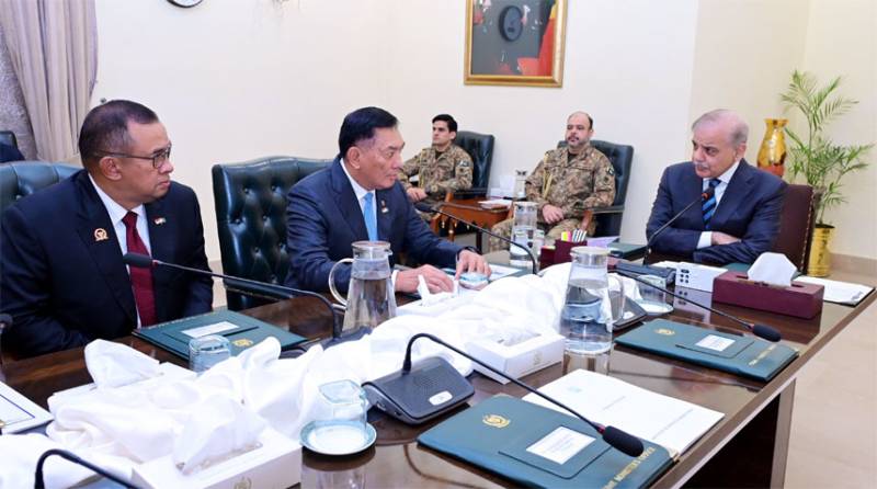 Indonesian Defence Minister calls on PM Shehbaz 