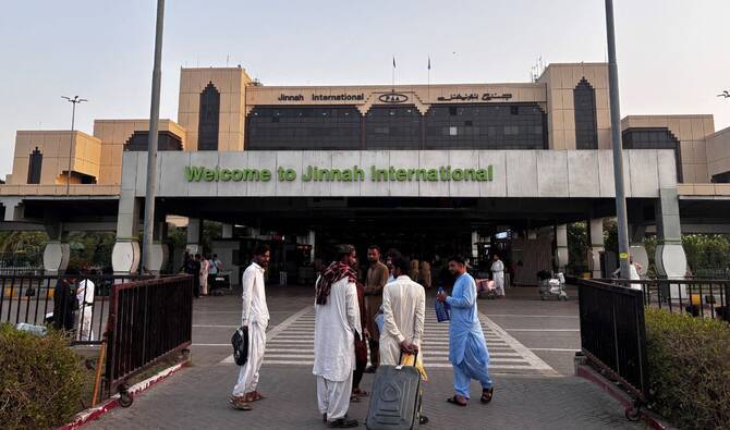 Over 336,000 Pakistanis left for jobs abroad in first half of 2025: Report