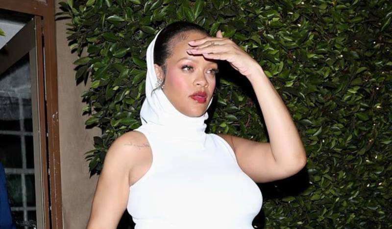Rihanna flaunts baby bump during dinner outing in in Los Angeles hotspot