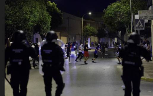 Ten arrests in Spain after anti-migrant unrest