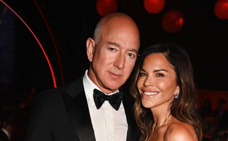 Jeff Bezos, Lauren Sanchez spotted dining in Miami after extravagant European wedding