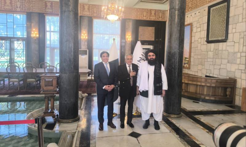 DPM Dar calls on Interim Afghan counterpart to discuss bilateral relation 