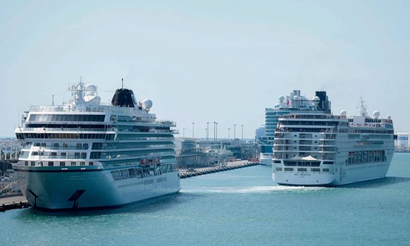 Tourist magnet Barcelona to cut cruise ship capacity