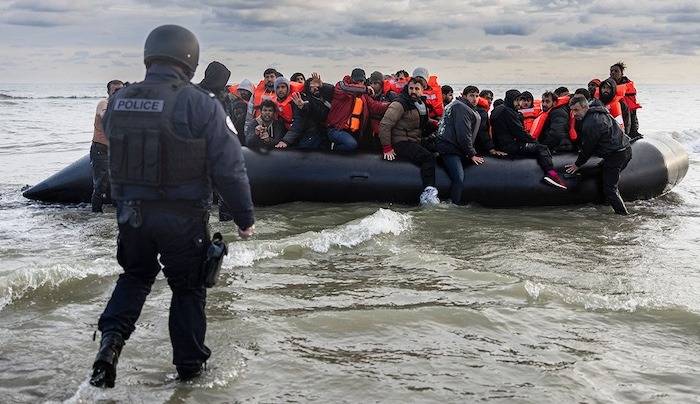UK, Germany vow to tackle people smuggling gangs