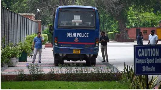 Over 20 Delhi schools receive bomb threats