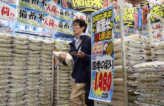 Japan rice prices double, raising pressure on PM