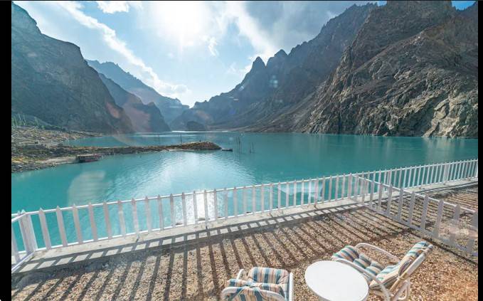 Govt bans new hotel construction around tourist lakes