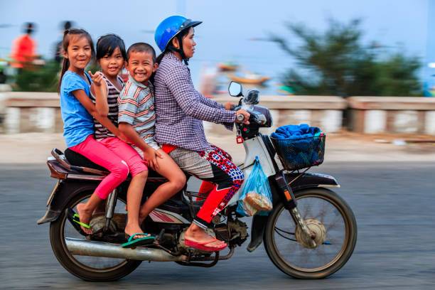 Vietnam to ban fuel-powered motorbikes in Hanoi
