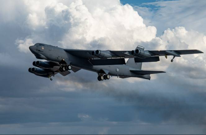 US probes airliner's close call with B-52 bomber
