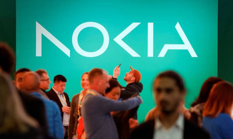 Nokia lowers forecast on weaker dollar, US tariffs
