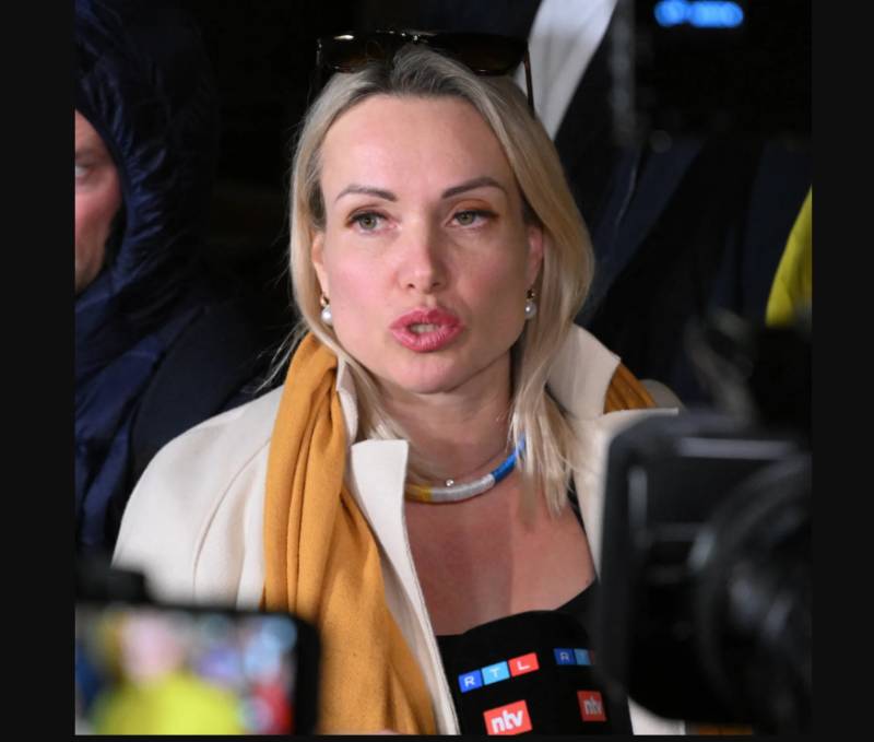 Popular online media says Russia detained its journalists