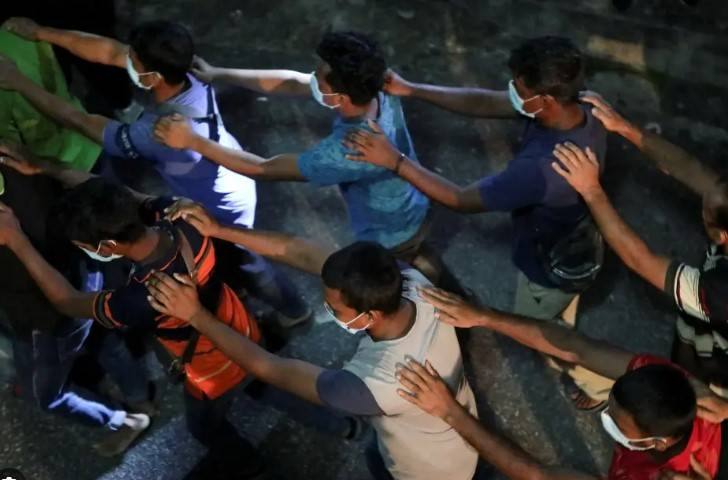 Migrants face degrading treatment at US detention centers: HRW