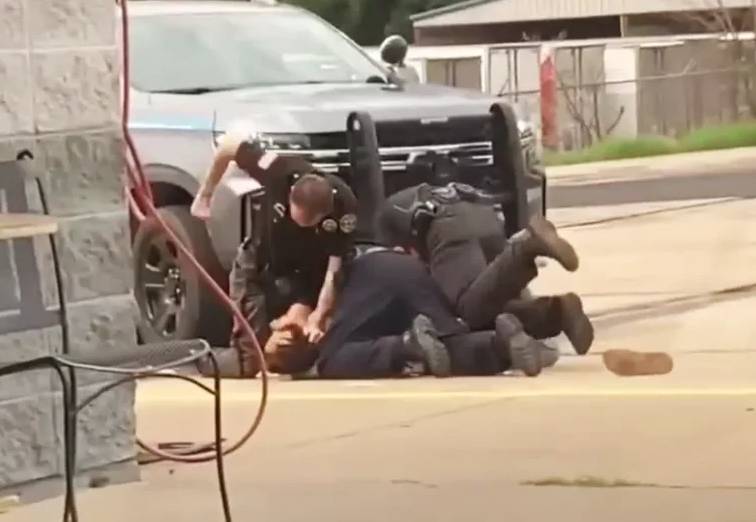 Lawyers for US driver beaten by police want officers fired