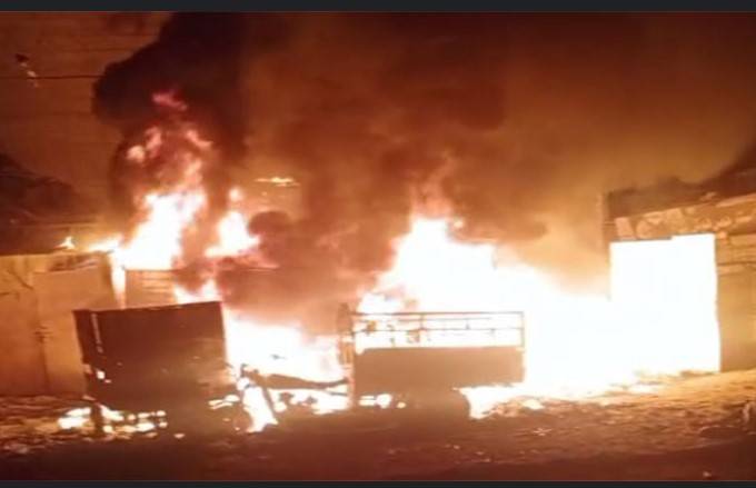 Massive fire guts 11 godowns in Karachi