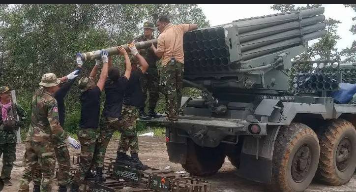 Thailand, Cambodia clash with jets and rockets in deadly border row
