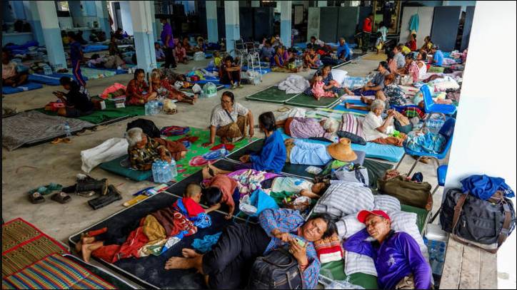 Cambodian evacuees sheltering in temple pray for end to Thai clashes