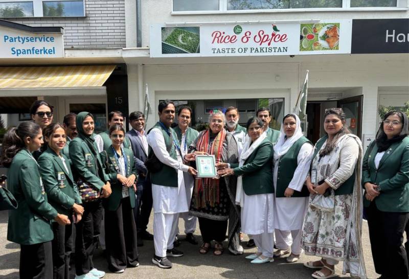 Pakistan Ambassador to Germany hosts luncheon to honor visiting sports delegation 