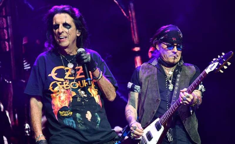 Johnny Depp shows up at Alice Cooper’s London gig to honour Ozzy Osbourne