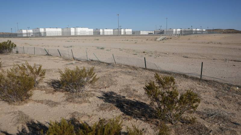US migrant raids spark boom for private detention providers