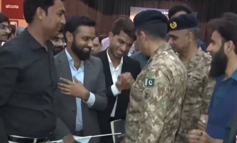 ISPR DG holds special sitting with GCU students