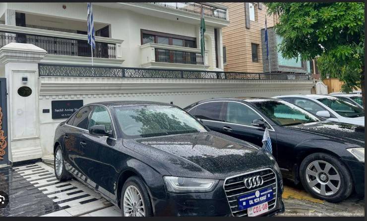Indian police arrest man running 'fake embassy'
