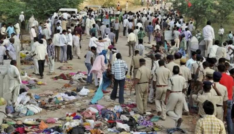 Six crushed to death in India temple stampede