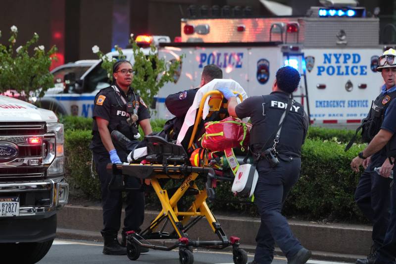 Gunman among five dead in New York office shooting spree