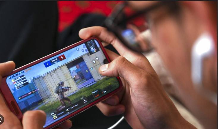 Violent videos draw more French teens into 'terror' plots, say prosecutors