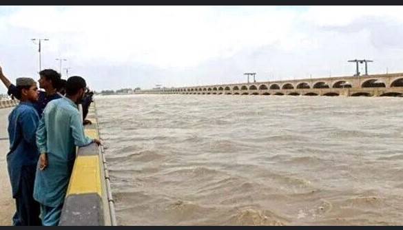 PDMA issues flood alert in Chenab, Jhelum rivers