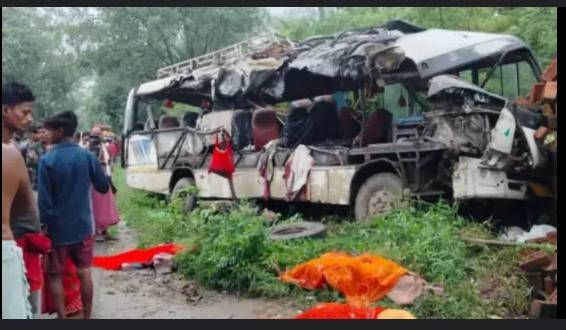 India road crash kills 18 Hindu pilgrims