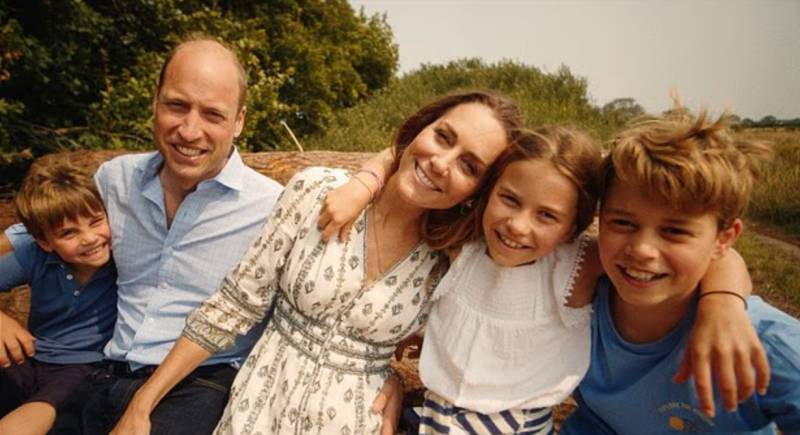 Royal fan ‘spots’ Kate and kids aboard £40M superyacht near Greek island