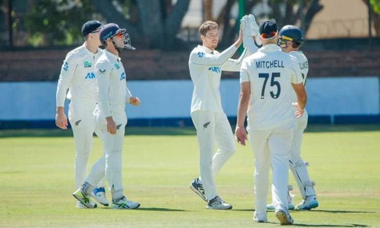 Santner takes four as New Zealand beat Zimbabwe by nine wickets