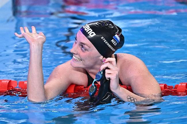 Steenbergen wins world 100m freestyle to deny O'Callaghan