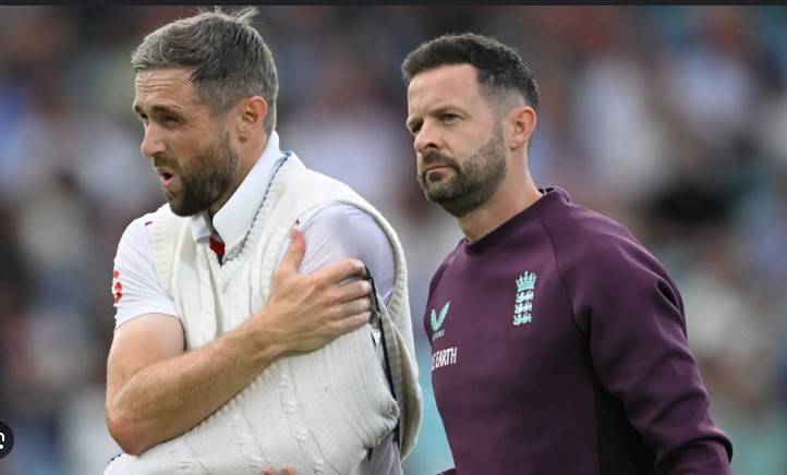 England say injured Woakes set to miss rest of India decider