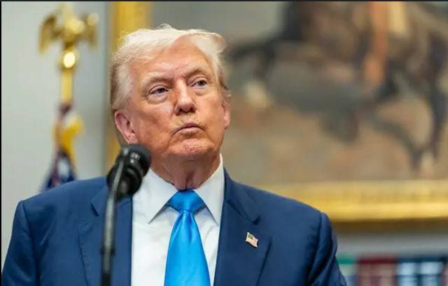 Trump orders firing of US official as cracks emerge in jobs market