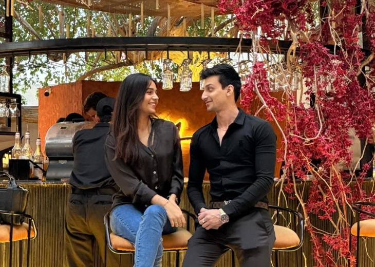 Internet erupts as Emaan Khan’s pictures with SOMEONE SPECIAL go viral