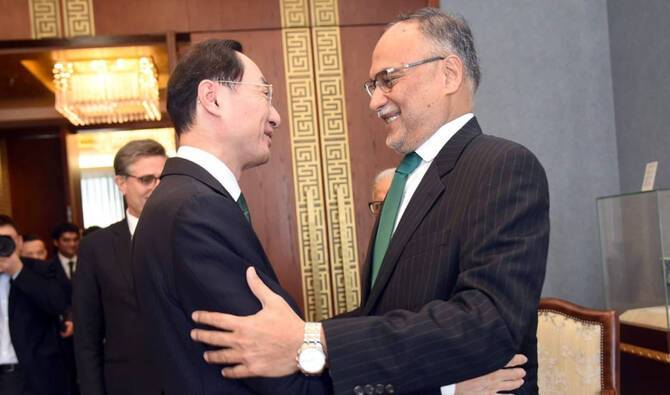 Ahsan Iqbal lauds China's development model