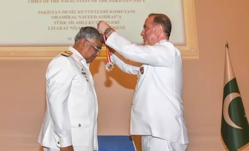 Pakistan’s Naval Chief receives Turkiye’s Legion of Merit award