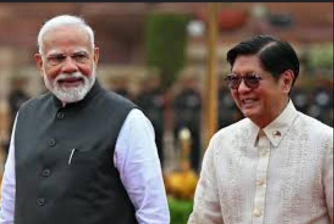 Philippines' Marcos strikes defence deals in India