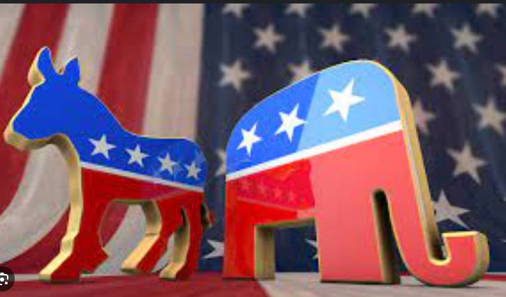 Republicans and Democrats go to 'war' over US election map