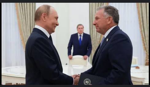 Putin meets US envoy Witkoff ahead of sanctions deadline