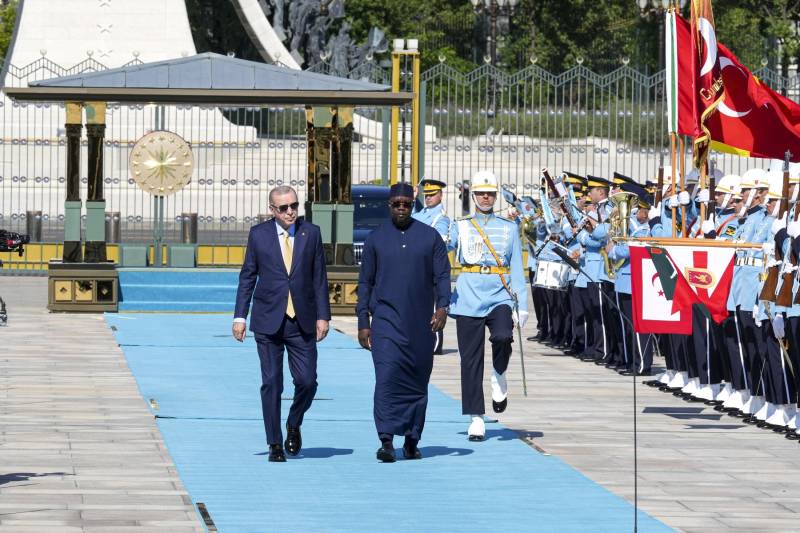 Turkey, Senegal discuss defence industry, security cooperation