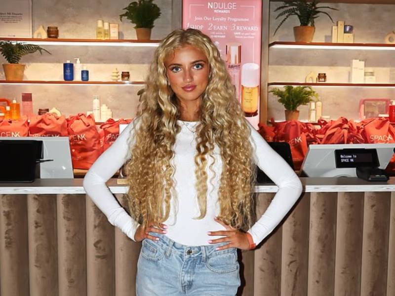 Katie Price's daughter Princess steps out solo at London beauty event