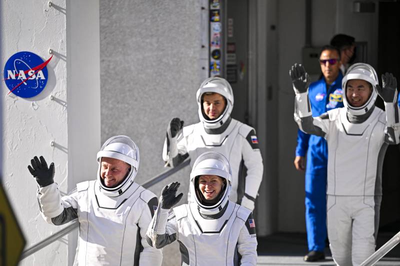 Four astronauts home from space station after successful splashdown