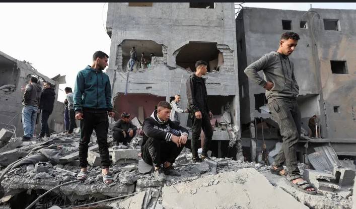 10 Palestinians killed in Israeli attacks across Gaza