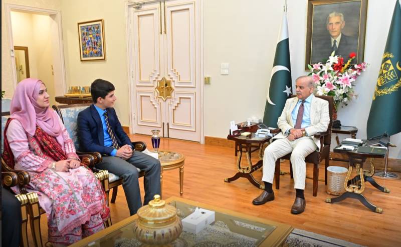 PM meets brilliant Baloch student Ikram Ullah, praises his hard work