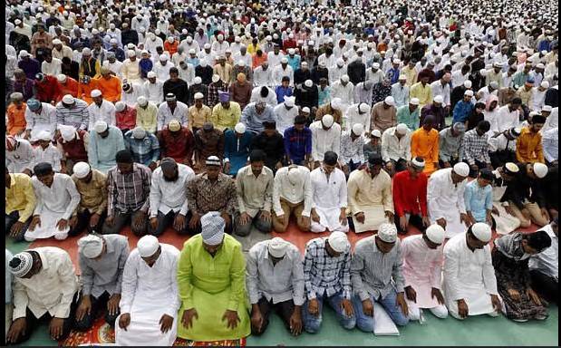 Spain orders town to scrap motion restricting Muslim festivities