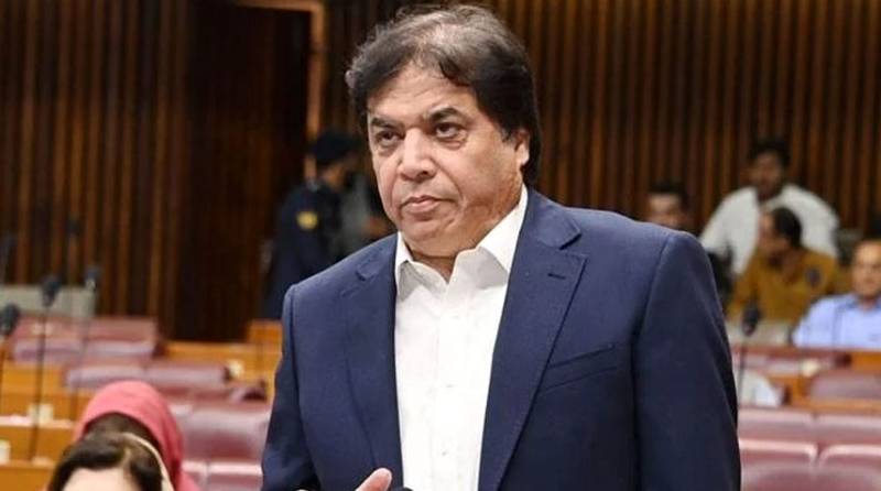 Abbasi vows to improve performance of railways