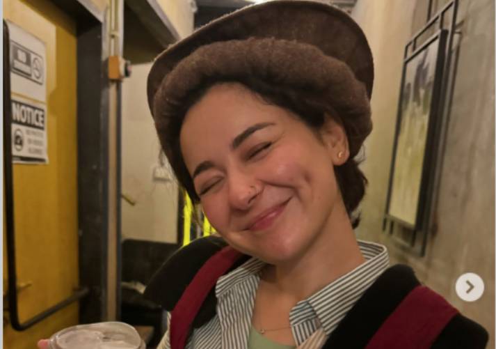 Hania Aamir’s playful clip from upcoming project goes viral